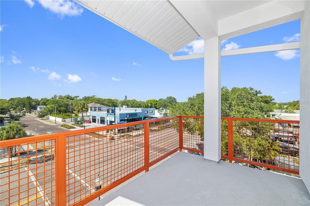 For Sale: $900,000 (2 beds, 3 baths, 2457 Square Feet)