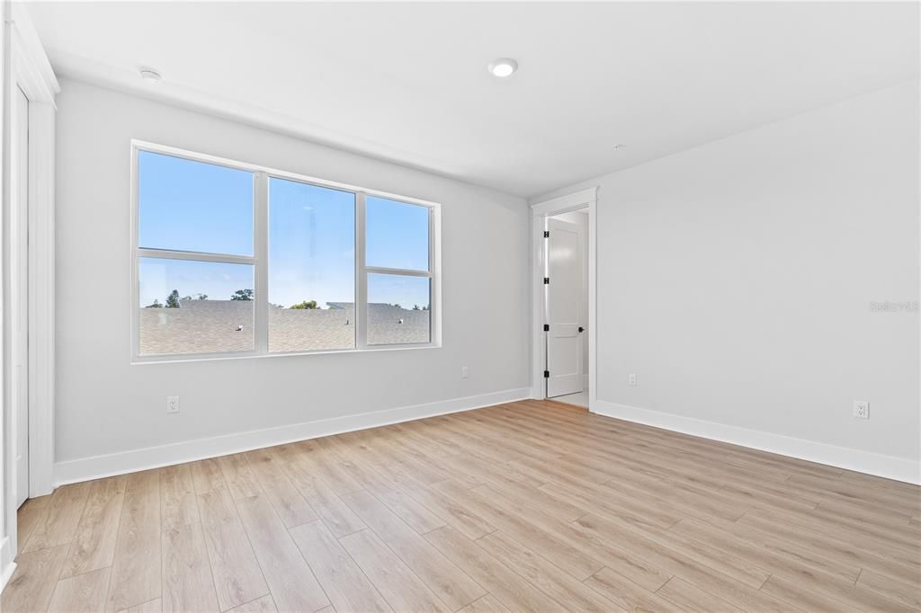 For Sale: $900,000 (2 beds, 3 baths, 2457 Square Feet)