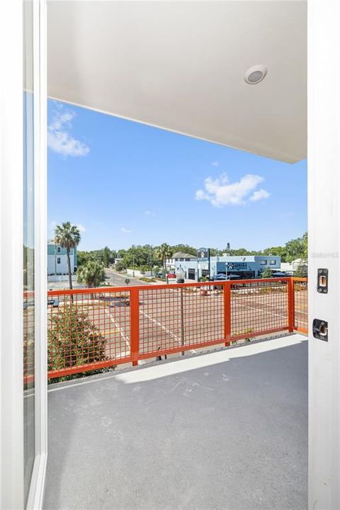 For Sale: $900,000 (2 beds, 3 baths, 2457 Square Feet)