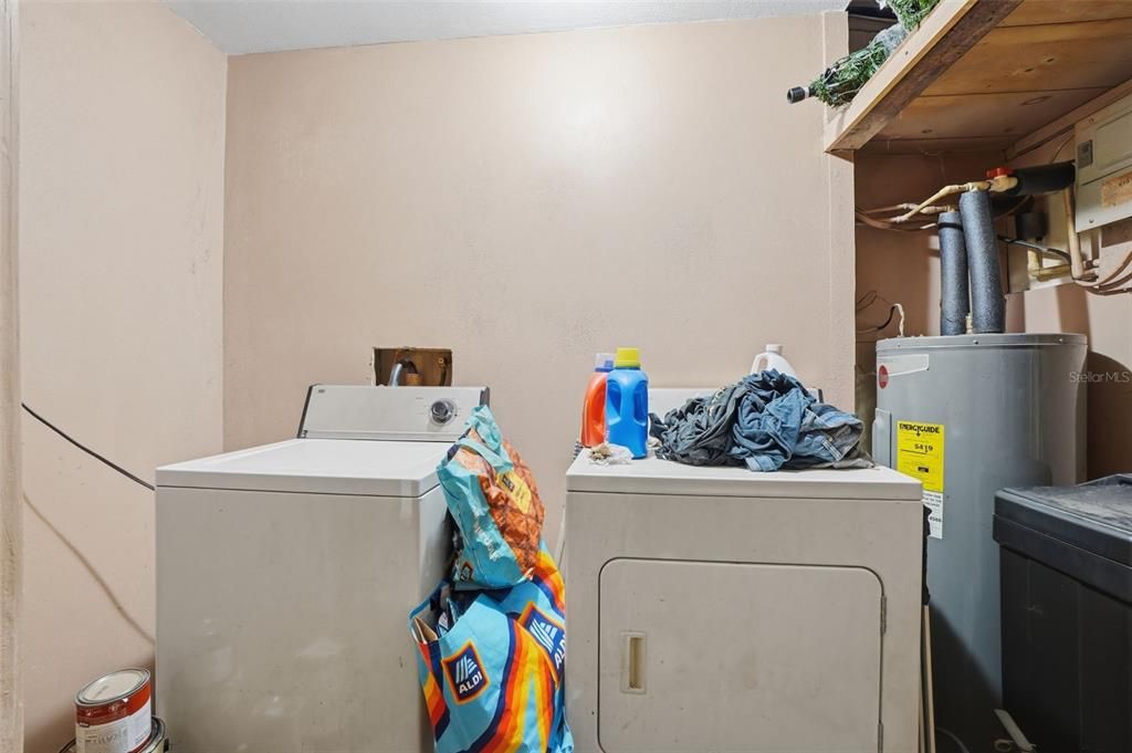 For Sale: $290,000 (4 beds, 1 baths, 1680 Square Feet)