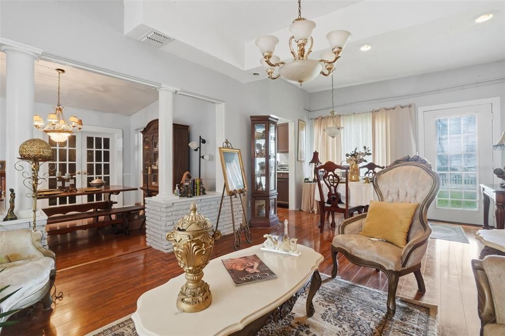For Sale: $290,000 (4 beds, 1 baths, 1680 Square Feet)
