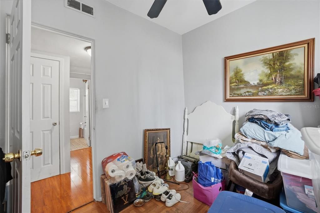 For Sale: $290,000 (4 beds, 1 baths, 1680 Square Feet)