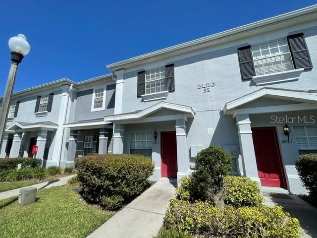 For Rent: $1,795 (2 beds, 3 baths, 1071 Square Feet)