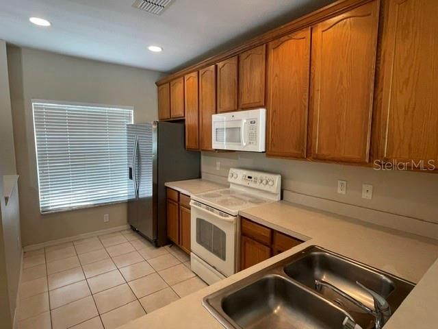 For Rent: $1,795 (2 beds, 3 baths, 1071 Square Feet)