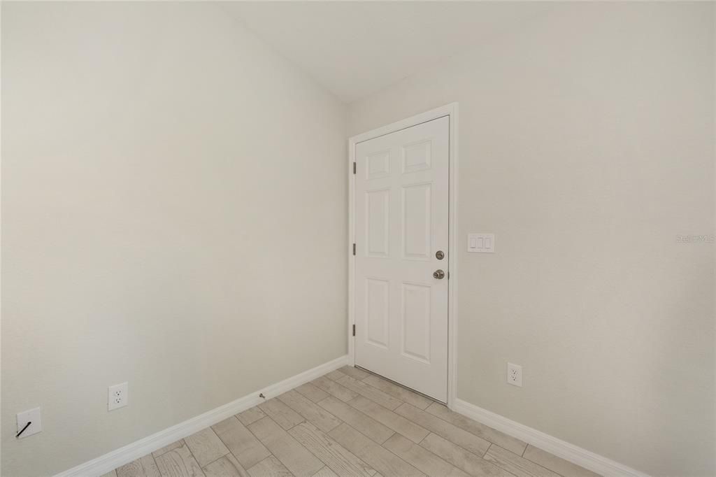 For Sale: $238,000 (3 beds, 2 baths, 1091 Square Feet)