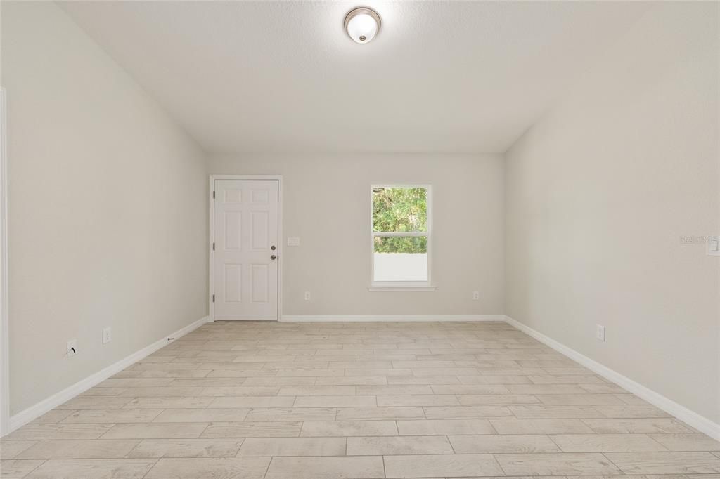 For Sale: $238,000 (3 beds, 2 baths, 1091 Square Feet)