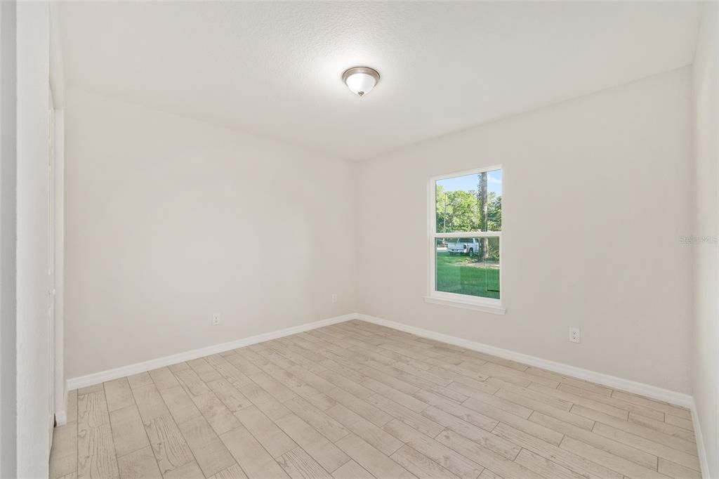 For Sale: $238,000 (3 beds, 2 baths, 1091 Square Feet)