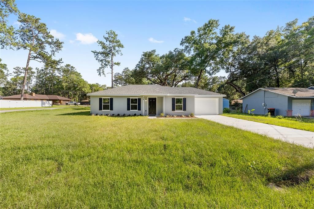 For Sale: $238,000 (3 beds, 2 baths, 1091 Square Feet)