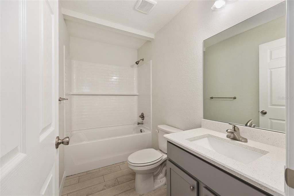 For Sale: $238,000 (3 beds, 2 baths, 1091 Square Feet)