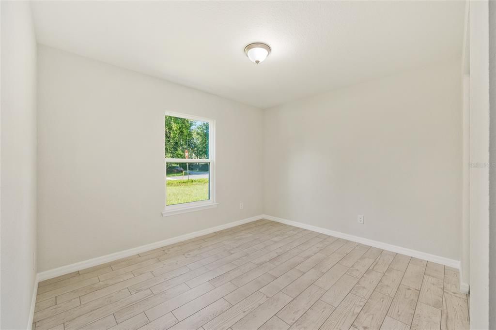 For Sale: $238,000 (3 beds, 2 baths, 1091 Square Feet)