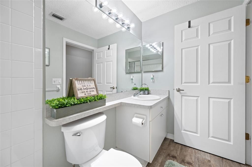 For Sale: $414,900 (3 beds, 2 baths, 1895 Square Feet)