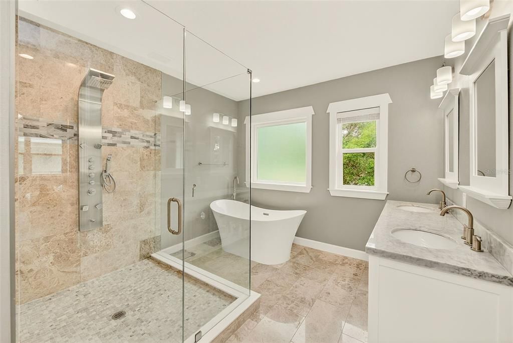 For Sale: $1,000,000 (5 beds, 3 baths, 2906 Square Feet)