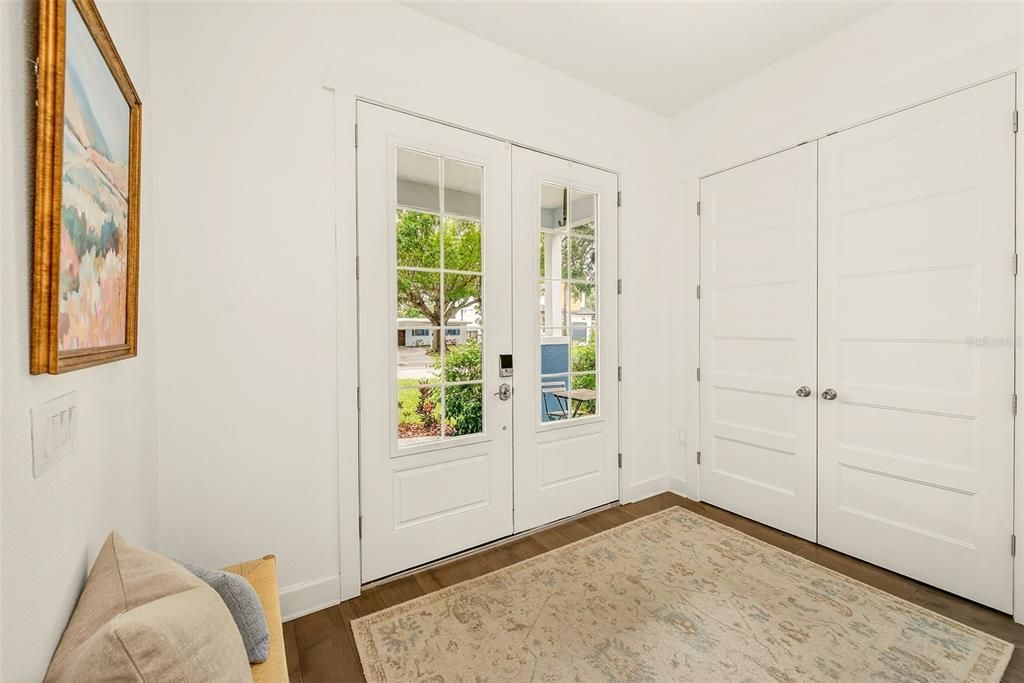 For Sale: $1,000,000 (5 beds, 3 baths, 2906 Square Feet)