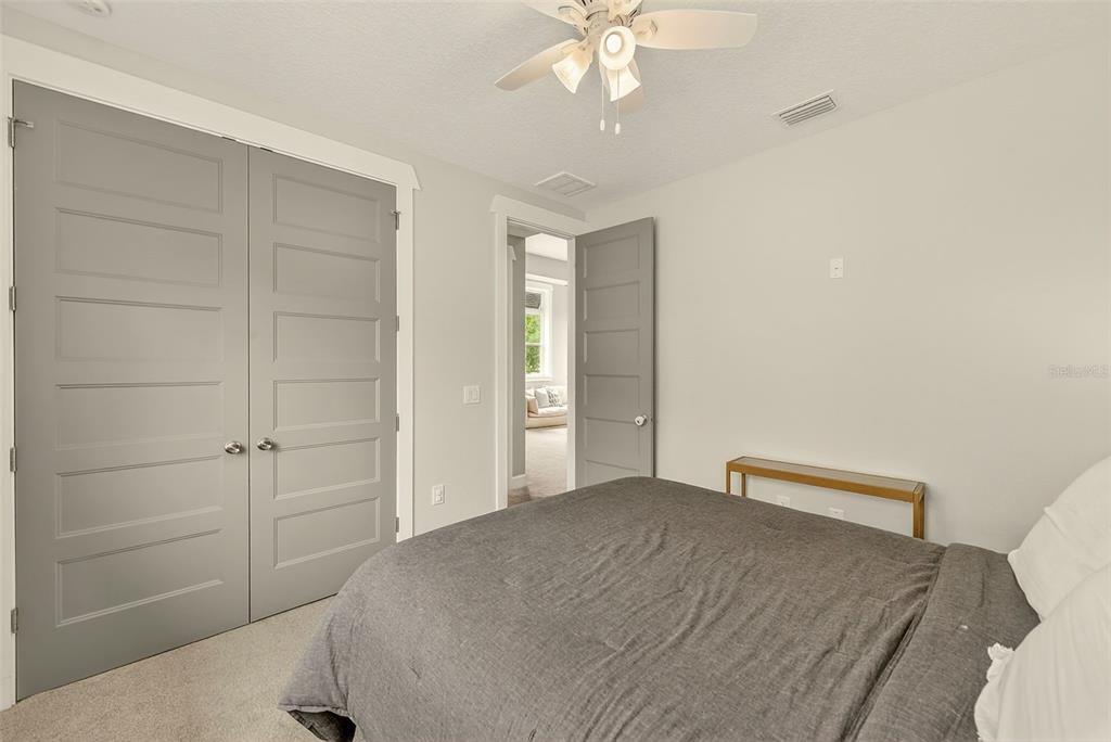 For Sale: $1,000,000 (5 beds, 3 baths, 2906 Square Feet)
