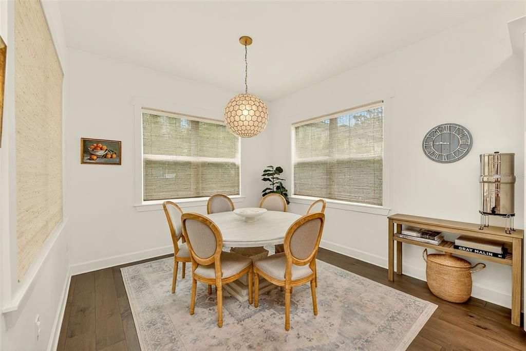 For Sale: $1,000,000 (5 beds, 3 baths, 2906 Square Feet)