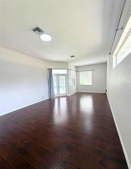 For Sale: $795,000 (4 beds, 3 baths, 2726 Square Feet)