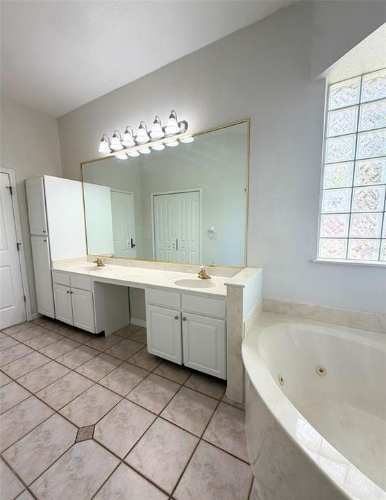 For Sale: $795,000 (4 beds, 3 baths, 2726 Square Feet)