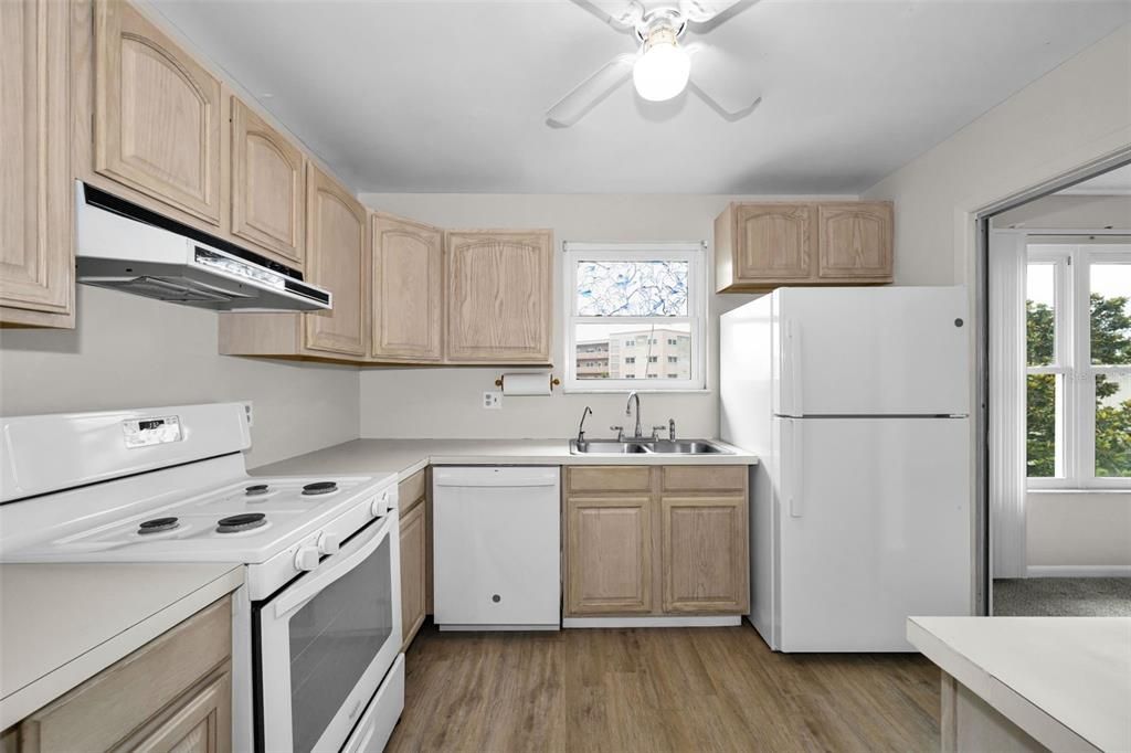 For Sale: $119,900 (2 beds, 2 baths, 1245 Square Feet)
