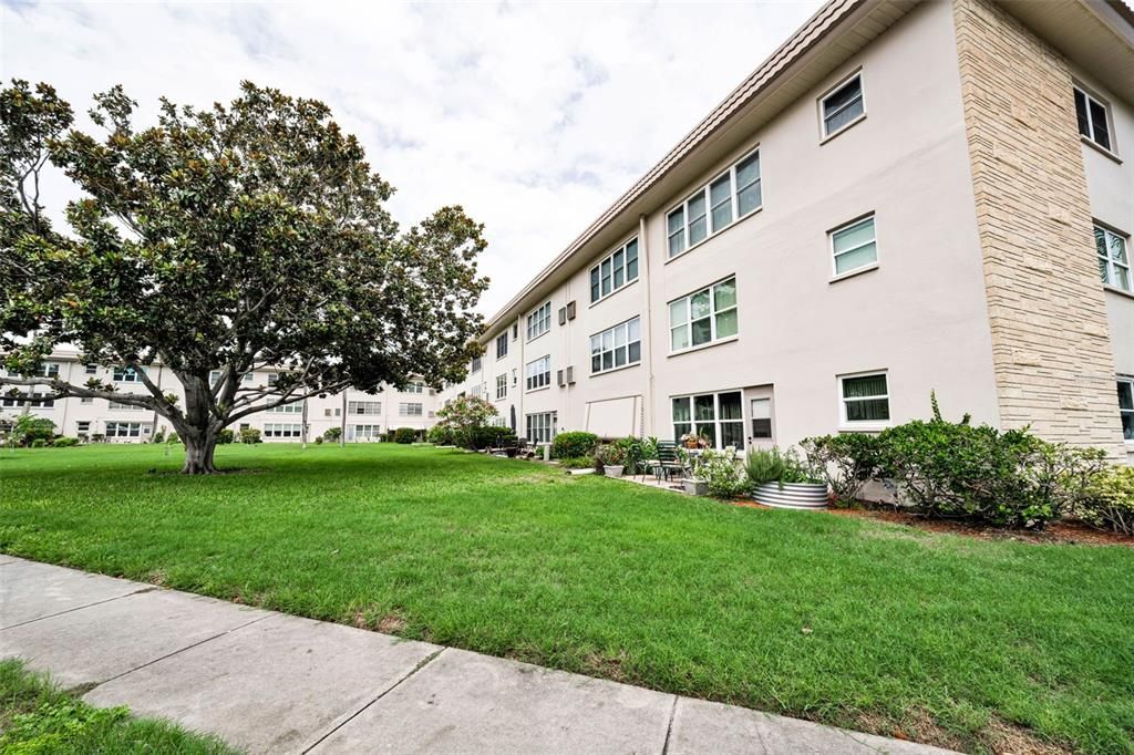 For Sale: $119,900 (2 beds, 2 baths, 1245 Square Feet)