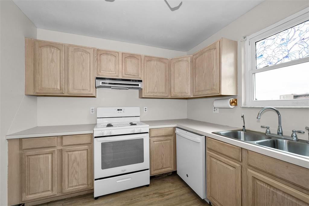 For Sale: $119,900 (2 beds, 2 baths, 1245 Square Feet)