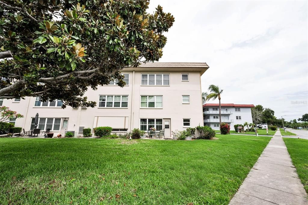 For Sale: $119,900 (2 beds, 2 baths, 1245 Square Feet)
