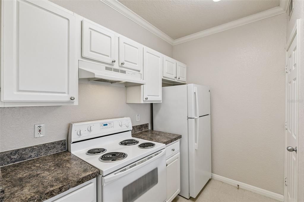 Activo con contrato: $145,000 (1 camas, 1 baños, 642 Pies cuadrados)