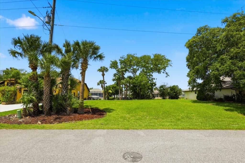 For Sale: $1,150,000 (4 beds, 2 baths, 2317 Square Feet)
