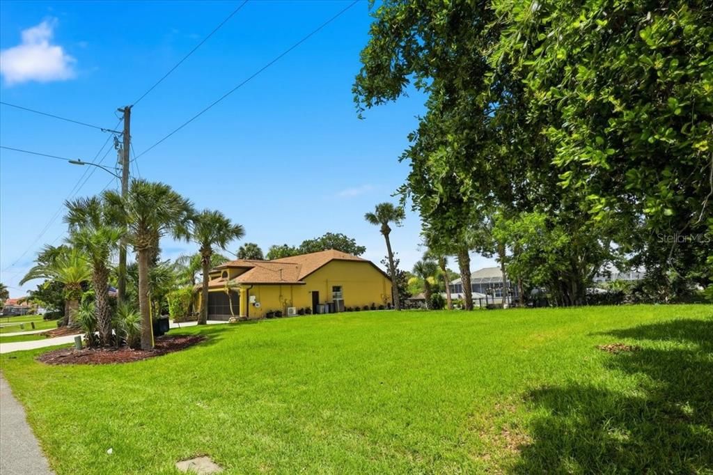 For Sale: $1,150,000 (4 beds, 2 baths, 2317 Square Feet)