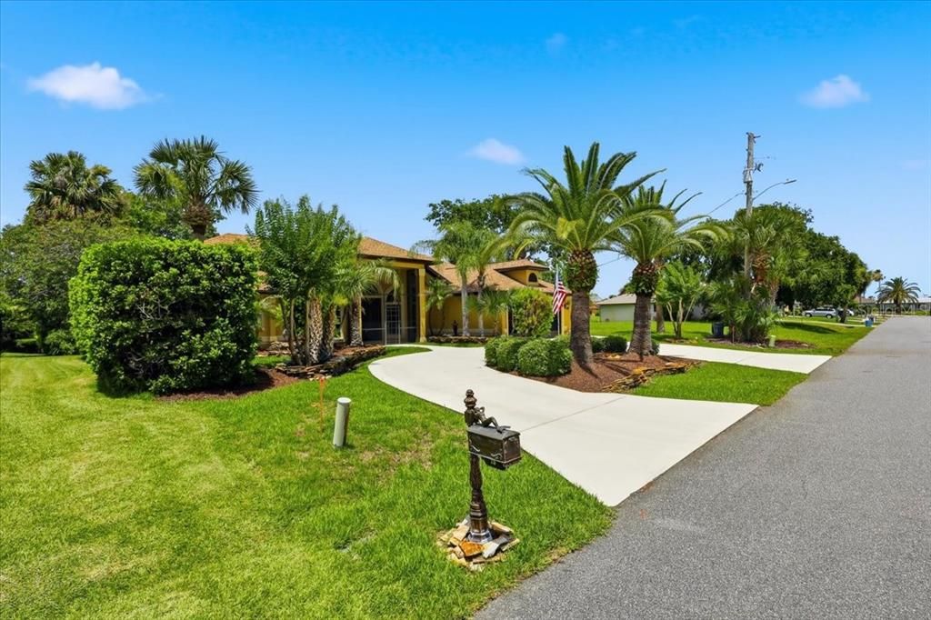 For Sale: $1,150,000 (4 beds, 2 baths, 2317 Square Feet)