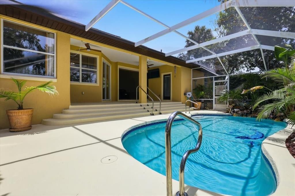 For Sale: $1,150,000 (4 beds, 2 baths, 2317 Square Feet)