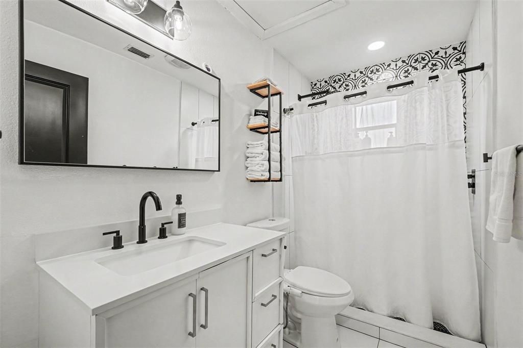 For Sale: $320,000 (3 beds, 2 baths, 1571 Square Feet)