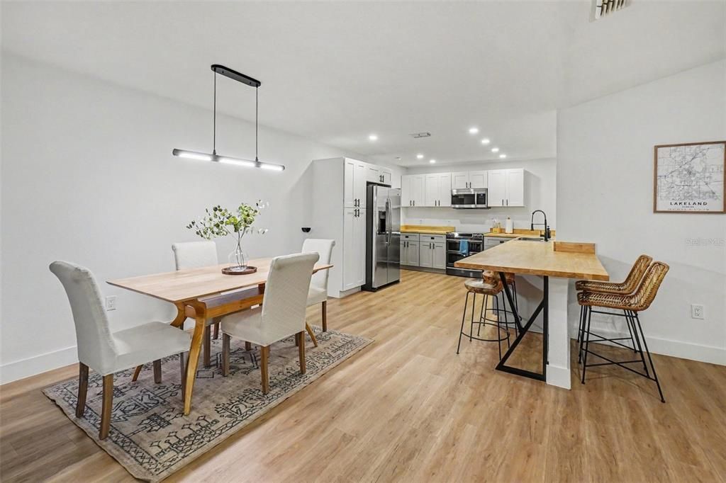 For Sale: $320,000 (3 beds, 2 baths, 1571 Square Feet)