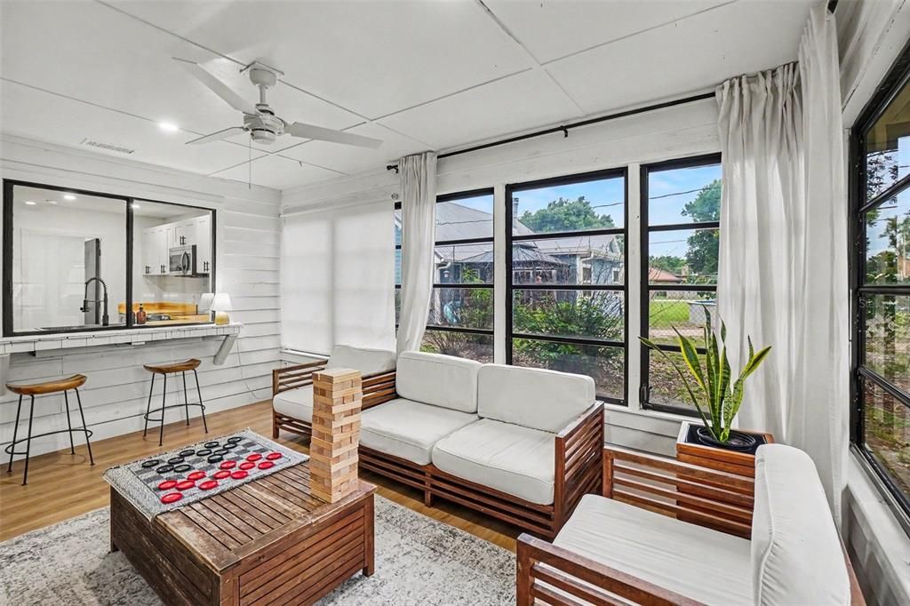 For Sale: $320,000 (3 beds, 2 baths, 1571 Square Feet)