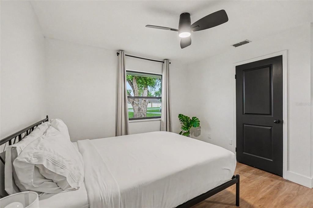 For Sale: $320,000 (3 beds, 2 baths, 1571 Square Feet)