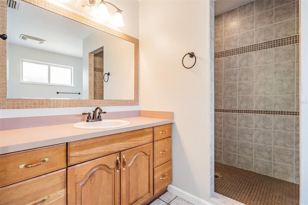 For Sale: $335,000 (3 beds, 2 baths, 1749 Square Feet)