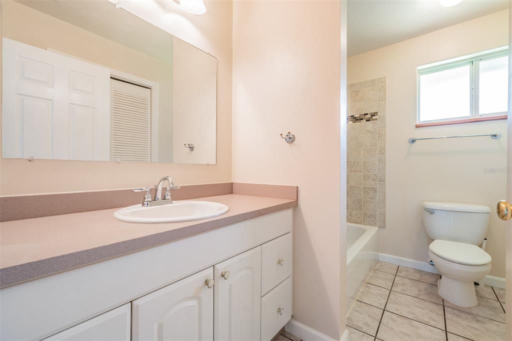 For Sale: $335,000 (3 beds, 2 baths, 1749 Square Feet)