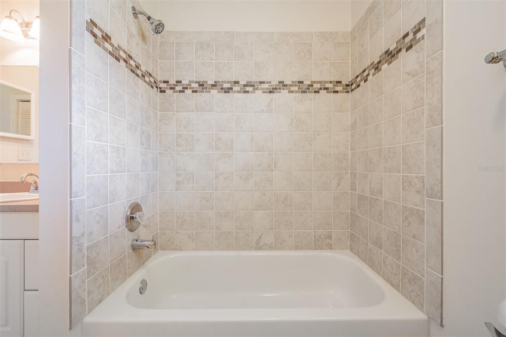 For Sale: $335,000 (3 beds, 2 baths, 1749 Square Feet)