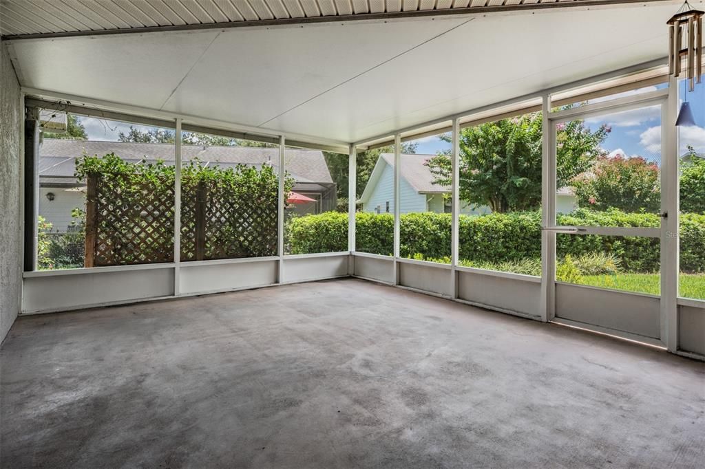 For Sale: $335,000 (3 beds, 2 baths, 1749 Square Feet)