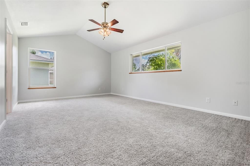 For Sale: $335,000 (3 beds, 2 baths, 1749 Square Feet)