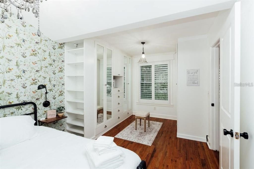 For Rent: $4,800 (3 beds, 2 baths, 1201 Square Feet)