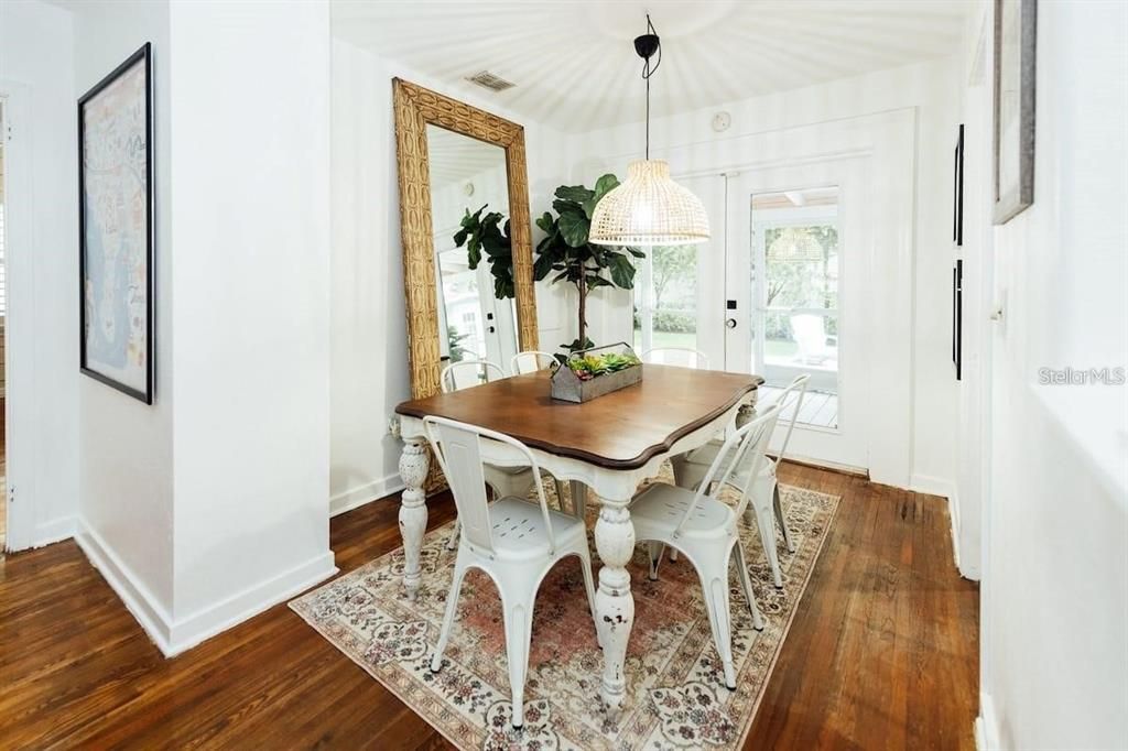 For Rent: $4,800 (3 beds, 2 baths, 1201 Square Feet)