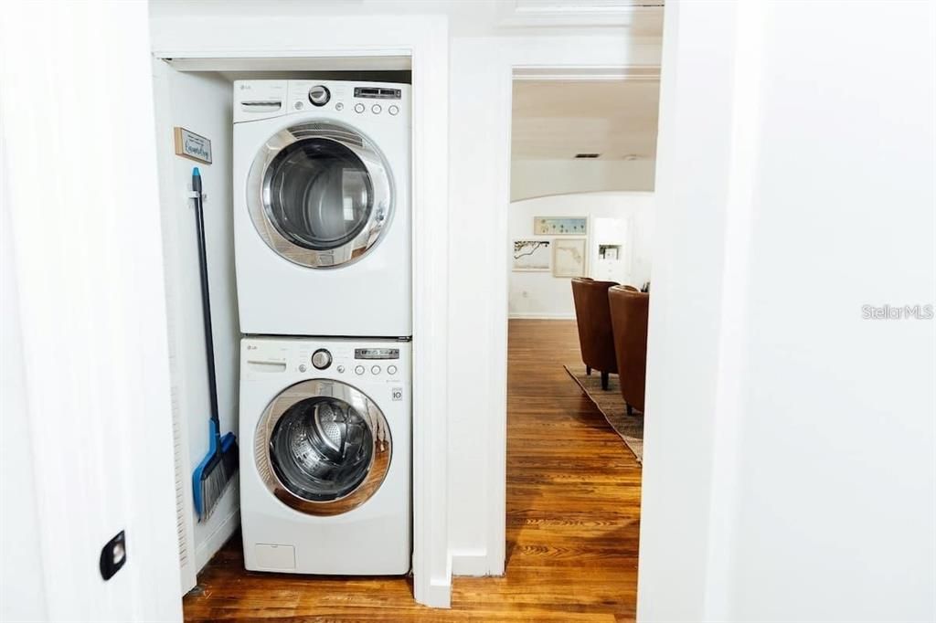 For Rent: $4,800 (3 beds, 2 baths, 1201 Square Feet)