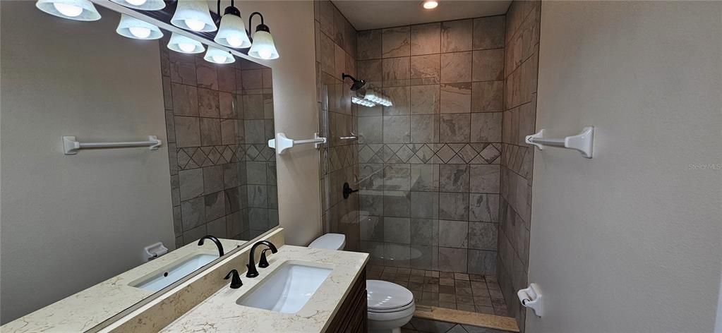 En Venta: $225,000 (2 camas, 2 baños, 1090 Pies cuadrados)