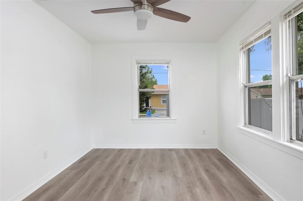 For Rent: $1,850 (2 beds, 1 baths, 816 Square Feet)