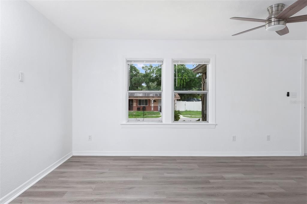 For Rent: $1,850 (2 beds, 1 baths, 816 Square Feet)