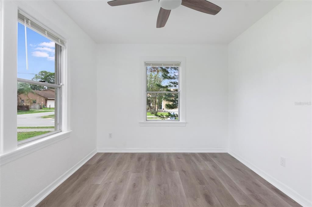 For Rent: $1,850 (2 beds, 1 baths, 816 Square Feet)