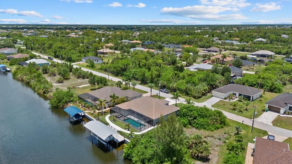 На продажу: $1,049,900 (3 спален, 2 ванн, 2117 Квадратных фут)