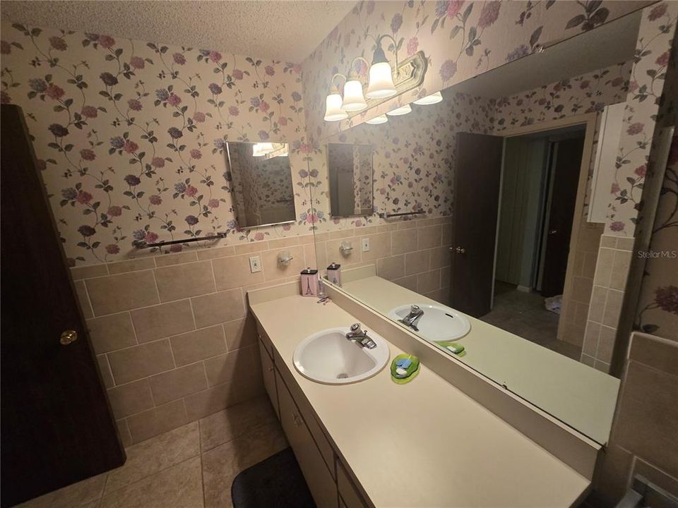 На продажу: $184,000 (2 спален, 2 ванн, 1405 Квадратных фут)