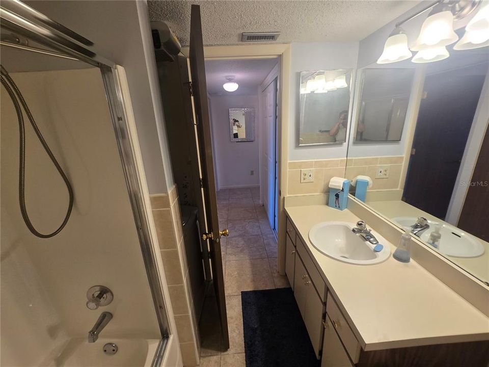 На продажу: $184,000 (2 спален, 2 ванн, 1405 Квадратных фут)