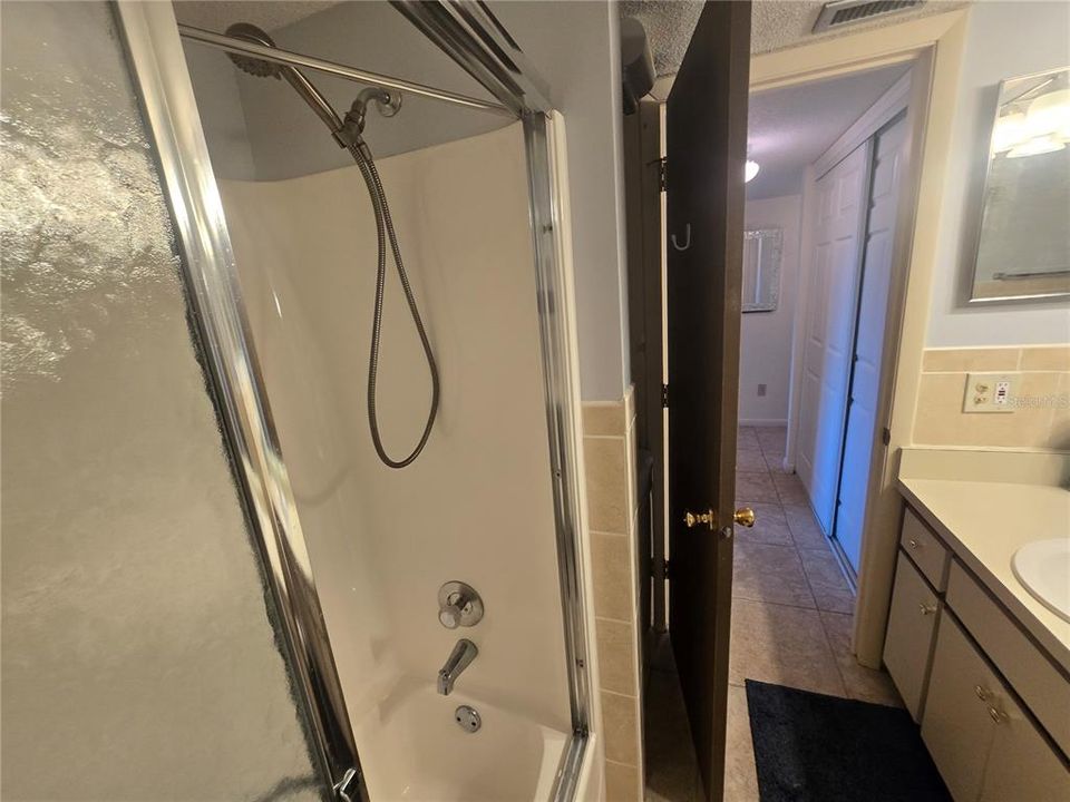 На продажу: $184,000 (2 спален, 2 ванн, 1405 Квадратных фут)